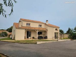 Maison 6 pièces 153 m2 près de la mer