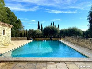 Mas de 230 m2 à Uzès