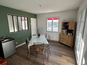 Bureau lumineux 12m² à Aiffres – Idéal Indépendant / Prof. Libérale