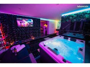 Love room suite jacuzzi