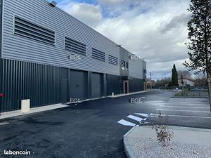 Local d'activité 270 m²