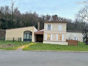 Appartement T3 avec terrasse et parking