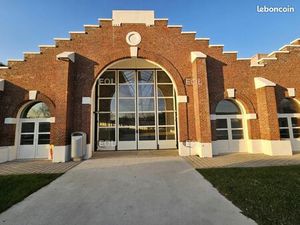 Local industriel 2 053 m²