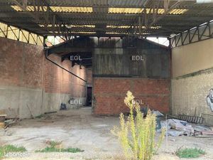 Local industriel 590 m²