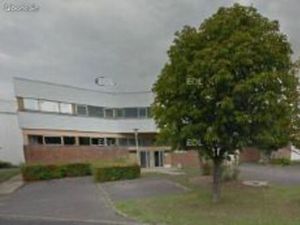 Local d'activité 704 m²