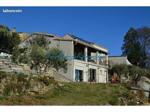 Maison 8 pièces 253 m²