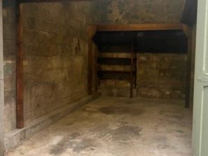 Box de 17m2 à Puteaux avec une belle hauteur