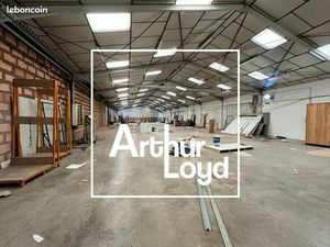 Local d'activité 1 600 m²