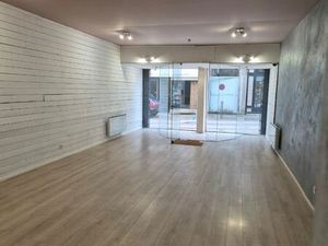 Local commercial 55m2 + réserves - CENTRE VILLE GRAY