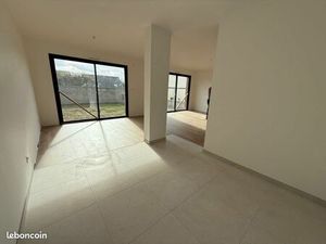 Maison récente 4 chambres au cœur du bourg