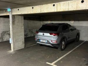 Place parking couvert sécurisé paul bellamy