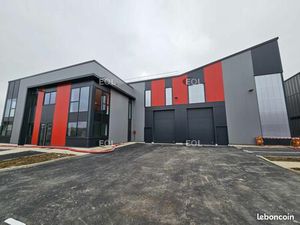 Local d'activité 1 678 m²