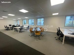 Bureaux 200 m²