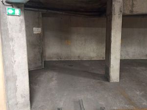 Place de parking sécurisée – proche tramway – Chantiers navals