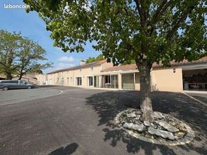 Maison 8 pièces 256 m²