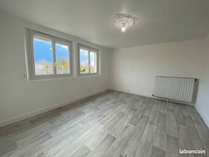 Appartement en rez-de-chaussée de 60 m² à 42 minutes de Paris Montparnasse en TGV (liaison