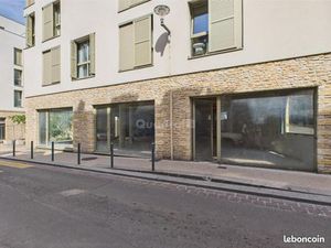 Local commercial 288 m²