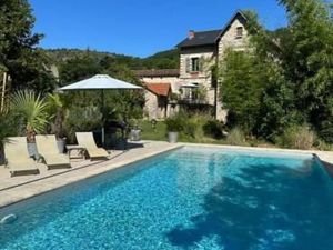 Maison 6 pièces 240 m²