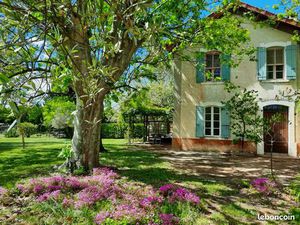 Charmant mas en campagne mais non isolé au milieu des vignes et en bordure du canal de Car