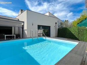 Villa récente secteur calme