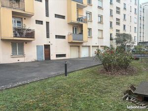 Garage double ou Espace de Espace de stockage 23m2