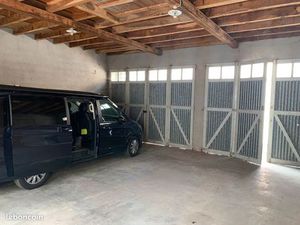 Grand Garage  à 35 minutes d'Albi