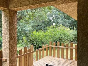 Lumière  calme et nature : maison rénovée avec matériaux de qualité  volumes généreux et p