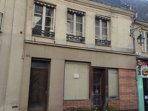 Immeuble Saint-Calais centre 135m2