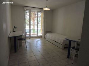 Studio de 25 m² dans residence calme a la garde