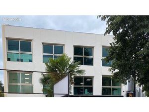 A LOUER BUREAUX 100 m2