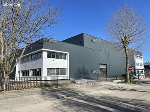 Local industriel 969 m²