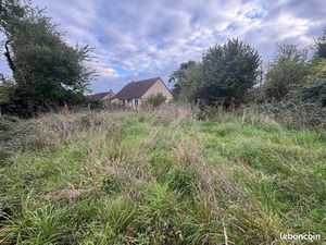 Terrain constructible en cœur de village