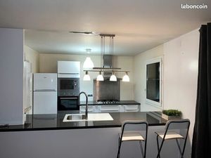 F2 meublé 53 59 m² – Lumineux – 2 places Parking - Balcon - Proche Tram T9 & RER C - A86 à