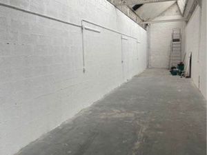 GARAGE 75M2 copro très bonne rentabilité locative