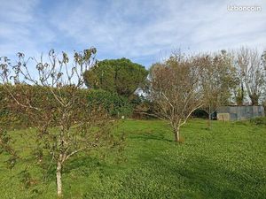 Terrain constructible 998m²