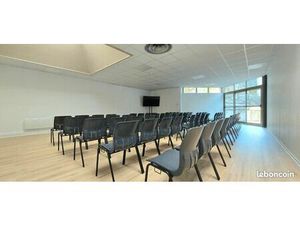 Location mensuelle salle 150 m2