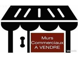 Habitat  murs commerciaux 97 m² LES SABLES-D'OLONNE