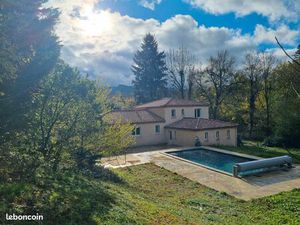 Maison 4-5 ch + piscine au sel – Pied Montagne Noire – 2020 m² terrain calme