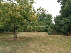 Terrain 1 500 m² Amberre