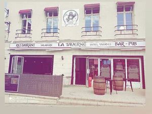 À saisir : Bar-Restaurant + T3 et T2 rénovés – Emplacement idéal à Loudun