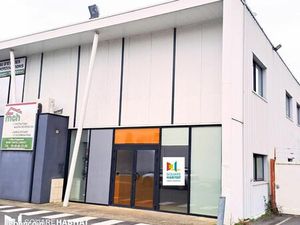 Local opticien 140 m²