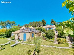 Belle villa avec 2 dépendances  piscine et vue dégagée – Proche Montpellier