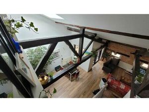 Appartement et terrasse à deux pas de lamairie