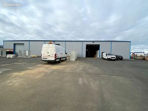 Local 1125 m² PRINQUIAU