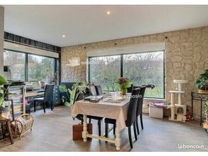 Maison 9 pièces 256 m²