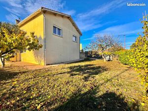 Maison de type 5 avec garage et terrain clos