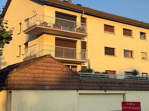 Beau T3 65 m2 avec balcon  ascenseur et tennis dans un et