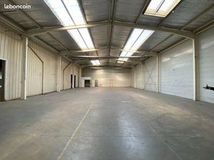 Local 4081 m² NANTES