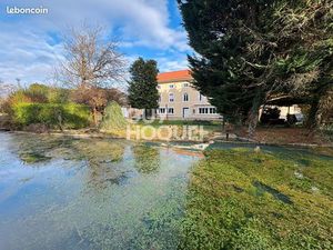 Propriété 6 pièces 256 m²