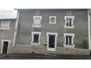 ? Maison de 140m2 - 5 Chambre - Hangar